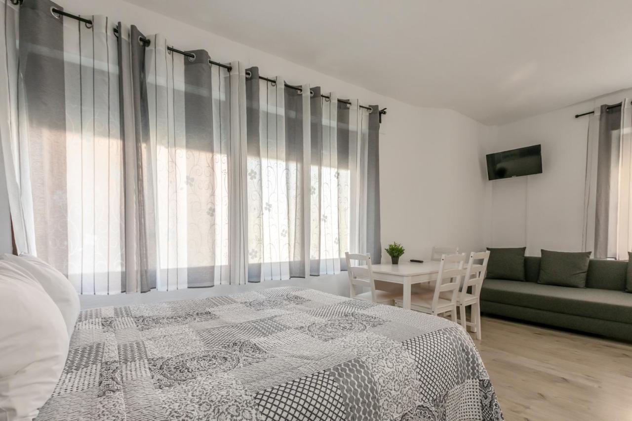 213 Hispalis Triana Apartament *